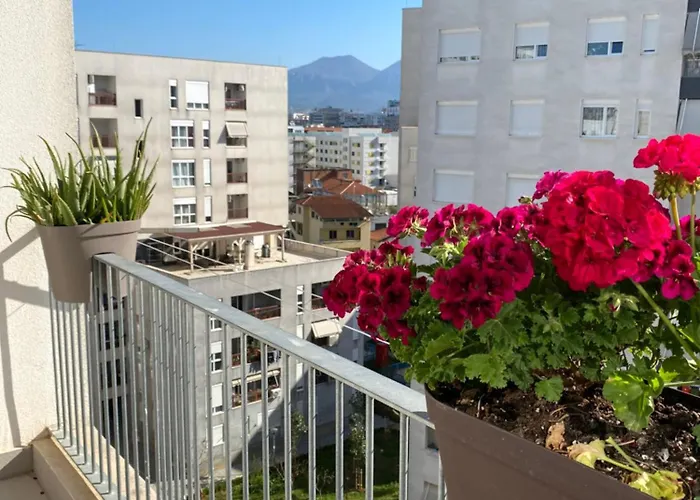 Pandora's Tirana